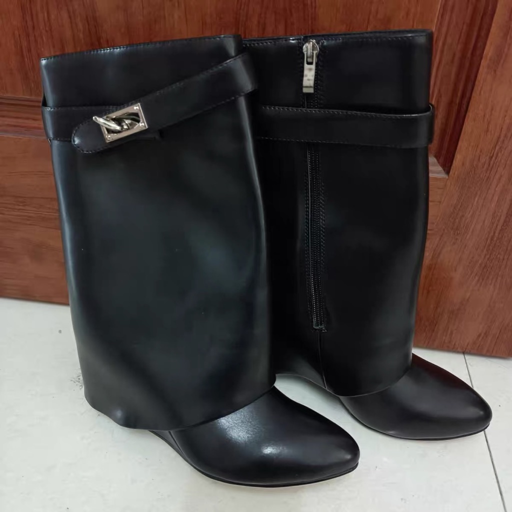 Leather Turnlock Bootie